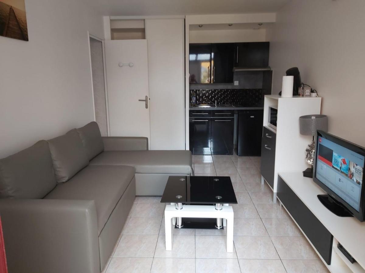 Coquet Studio A 150M De La Plage Apartment Le Barcares Ngoại thất bức ảnh